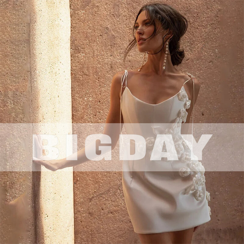 Elegancka krótkie suknie ślubne obroża paski Spaghetti kwiaty 3D bez pleców satynowa suknia ślubna nad kolanami Vestidos De Noiva
