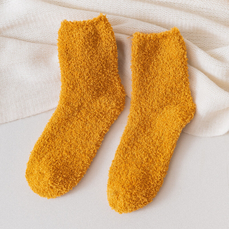 Kaus kaki kasur berbulu lembut wanita, sandal lantai rumah warna polos musim gugur dan dingin hangat tebal untuk wanita
