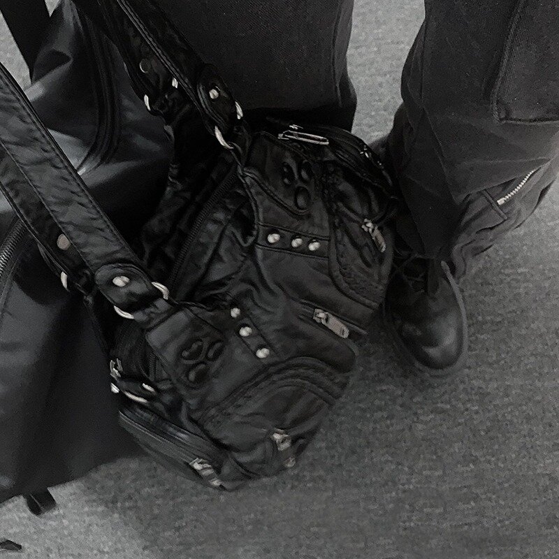 Черная женская сумка на плечо MBTI Y2k, винтажная дизайнерская модная сумка-тоут из искусственной кожи в стиле панк и готика, вместительная мотоциклетная сумка с заклепками