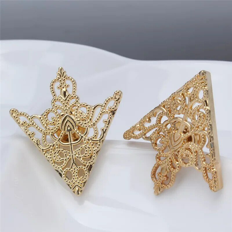 1Pair Vintage Fashion Triangle Shirt Collar Pin for Men Women Hollowed Out Crown Collar Brooch Corner Emblem Jewelry Accessories