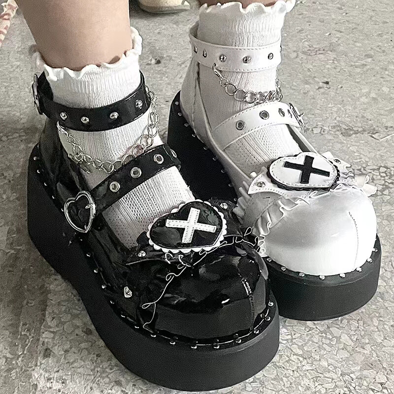 Plataforma punk de corrente metálica Lolita para mulheres, couro envernizado, sapatos Mary Jane, estilo japonês, salto plano, alças no tornozelo