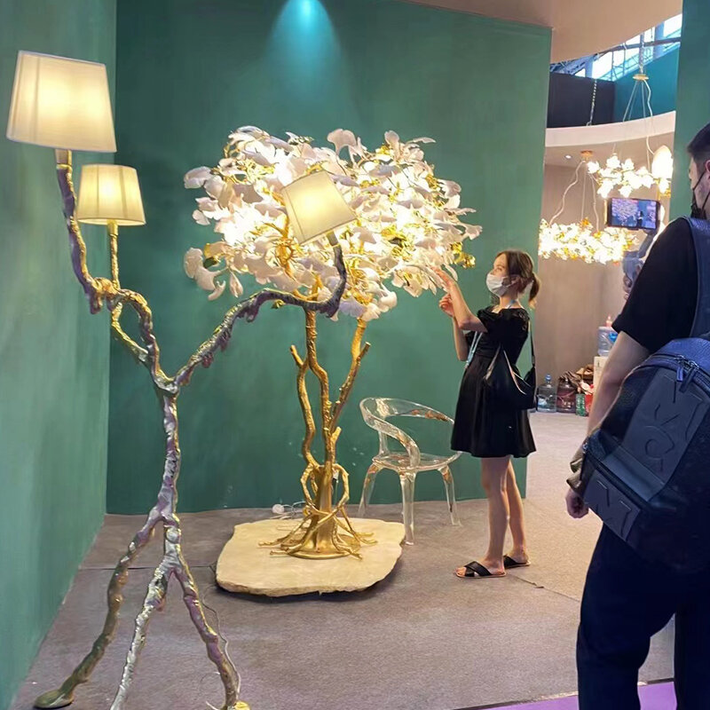 Duży drzewo dekoracyjne miłorzębu drzewa lampa podłogowa dział sprzedaży hala hotelowego centrum handlowego instalacja wyświetlacz artystyczny oświetlenie krajobrazu