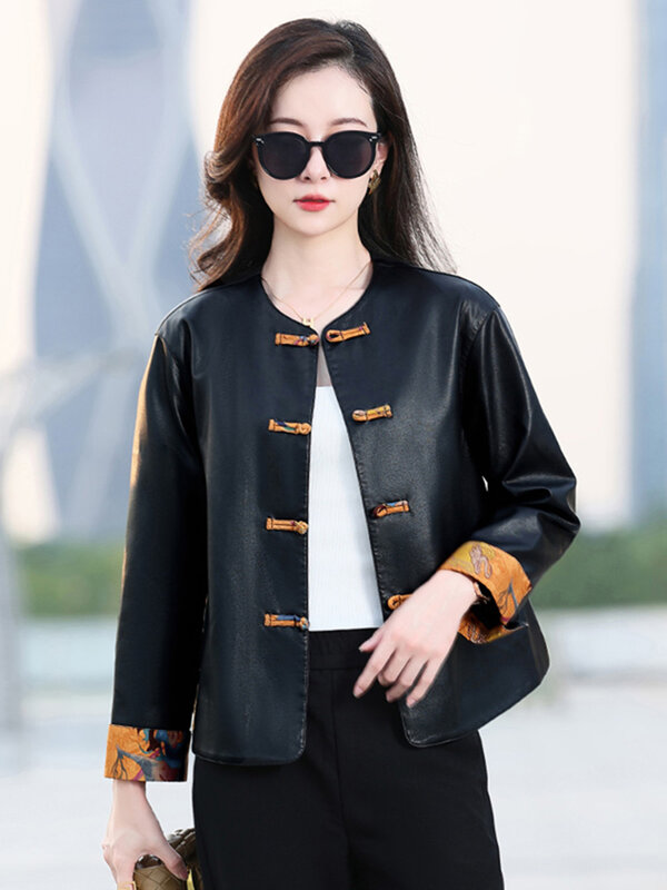 Nouvelle veste en cuir de style chinois pour femmes Printemps Automne Manteau court à col en O et à boutonnage unique avec motif patchwork à la mode Cuir fendu