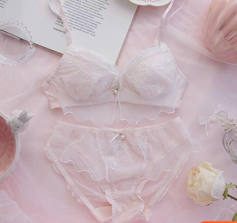 Lolita girl cute sweet bra and panty set rose French retro underwear  no steel ring thin small chest gathered lace lingerie