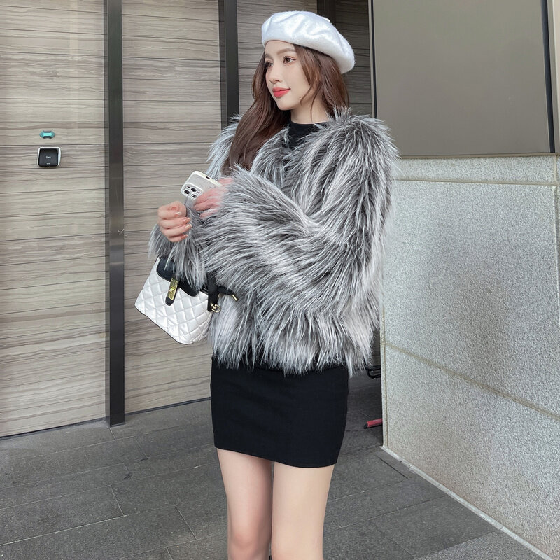 Environmentally Winter Faux Fur Women Coat European Street Fashion Elegant Lady Soft Fur Coat Light Long Sleeves