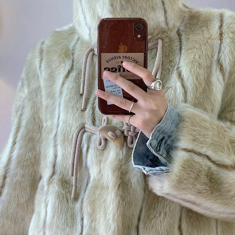 Корейская зимняя новая темпераментная модная сохраняющая тепло маленькое плотное пальто с отложным воротником с имитацией меха