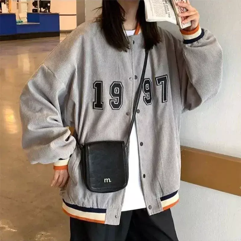 Giacca da Baseball in velluto a coste da donna di moda americana Harajuku cappotto allentato 2022 autunno casual giacca sportiva moda retrò neutra