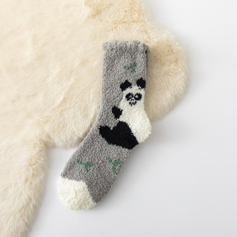 Kreatywna skarpetki do spania kreskówka dla dziewczynki Panda królik zimowe skarpetki w zwierzątka średniej podkolanówki kobiece pończochy koralowe aksamitne skarpety