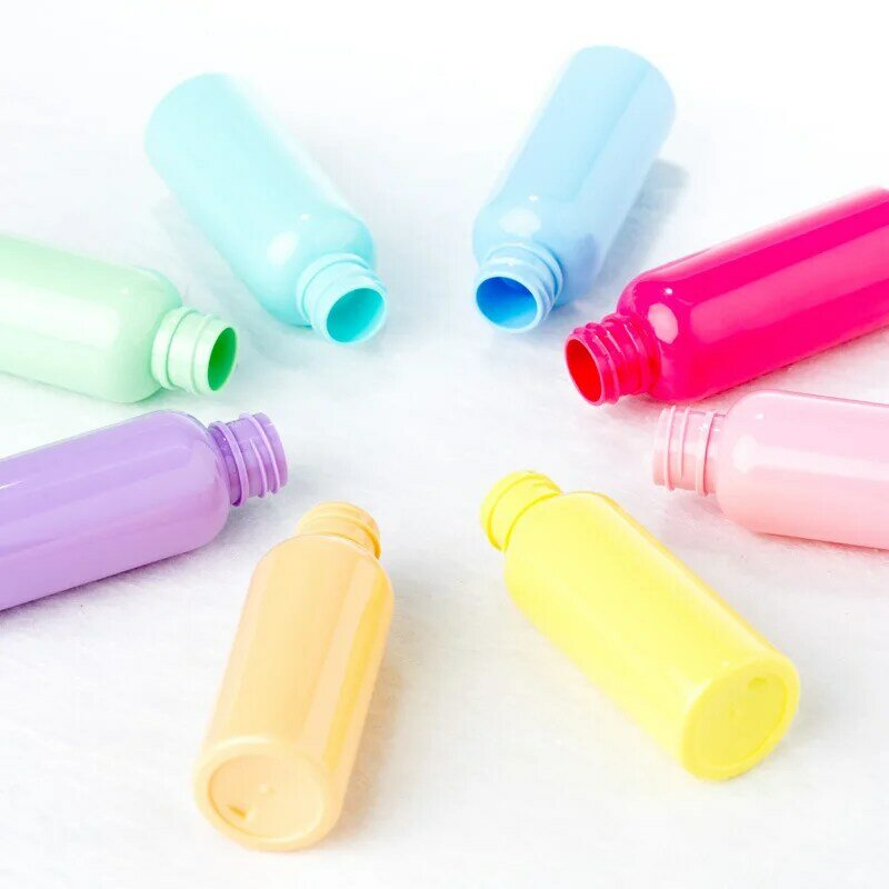 50Ml Nieuwe Kleurrijke Hervulbare Fles Plastic Spray Parfum Fles Draagbare Lege Fijne Nevel Verstuiver Cosmetische Container Voor Reizen