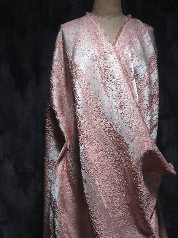 Tessuto di design Jacquard al metro per giacche abbigliamento decorativo cucito fai da te struttura tridimensionale irregolare pianura morbida