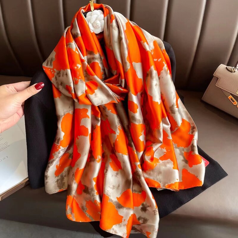 2023 modny nowy krem do opalania szal popularny lampart ręcznik plażowy z nadrukiem kobiet 180x90cm pyłoszczelna letnia szale jedwabne chustka