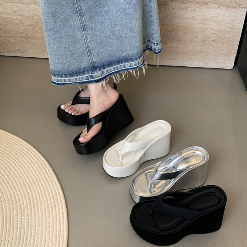 Sandal wanita musim panas Chunky sandal mode elegan klip jari kaki Platform Wedges tumit sepatu selop wanita kasual luar ruangan pantai Sandalias