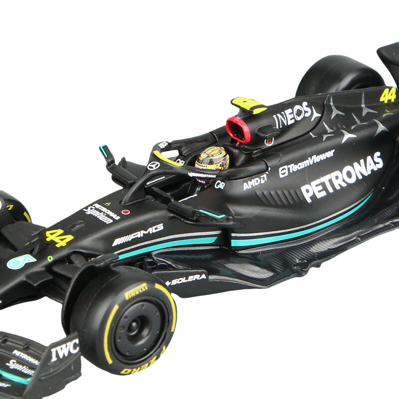 Bburago-Coche de aleación modelo Mercedes AMG F1 Team W14 2023, juguete de gran tamaño, Edición Especial #44 Hamilton, escala 1:24