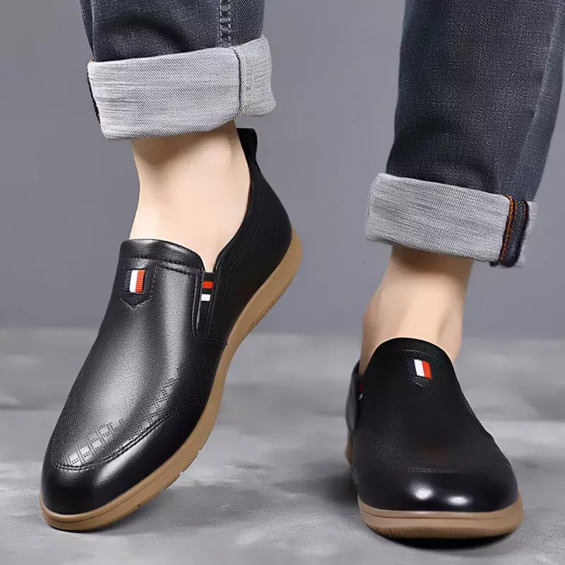 Spring Autumn Fashion Retro British Style Man Loafers Fashion Flat Soft Leather Slip-on Men Shoes Designer New Men's Dress Shoes