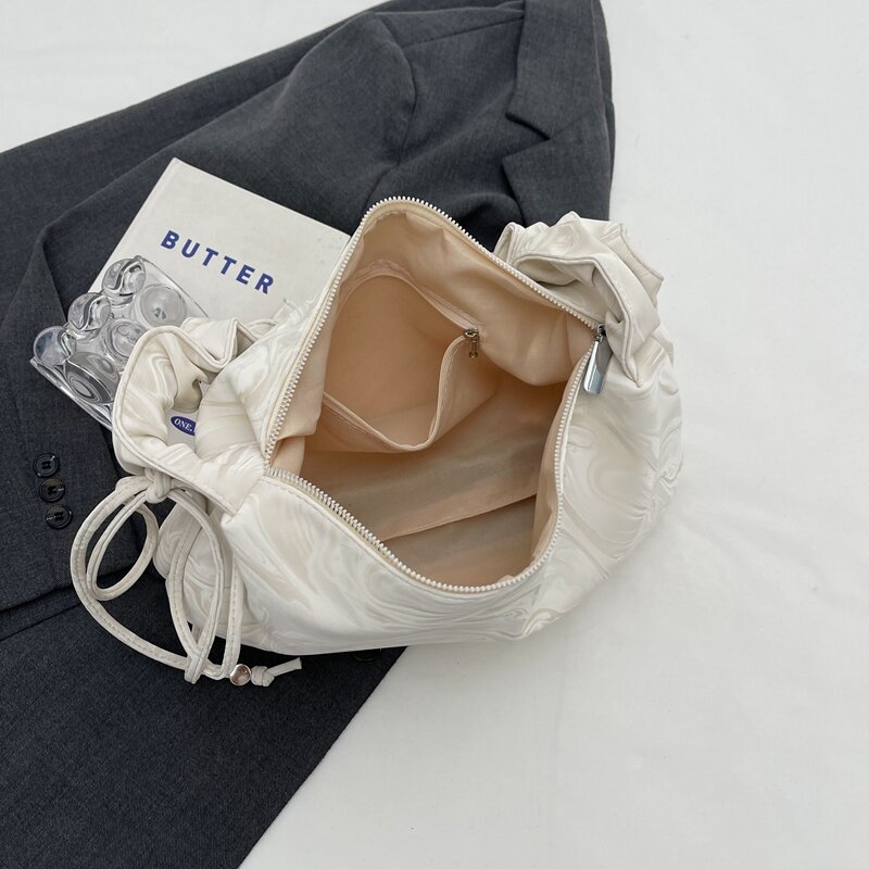 Bolsa feminina de couro PU prateada, bolsa de axilas, bolsa estilosa, moda coreana, tendência verão, 2024
