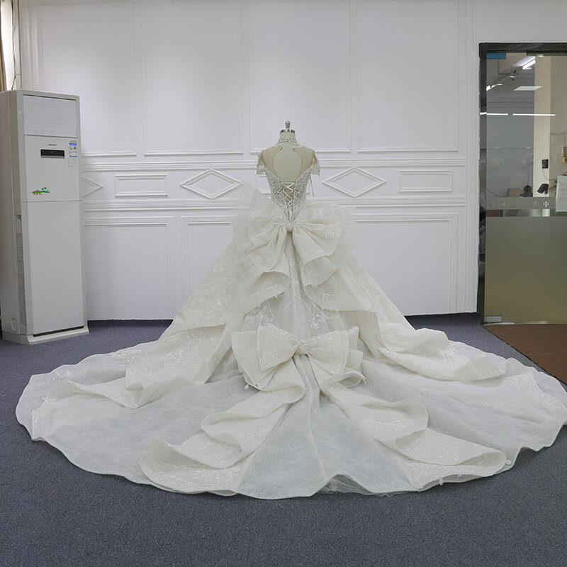 Роскошные женские свадебные платья а-силуэта из кружева и тюля 352