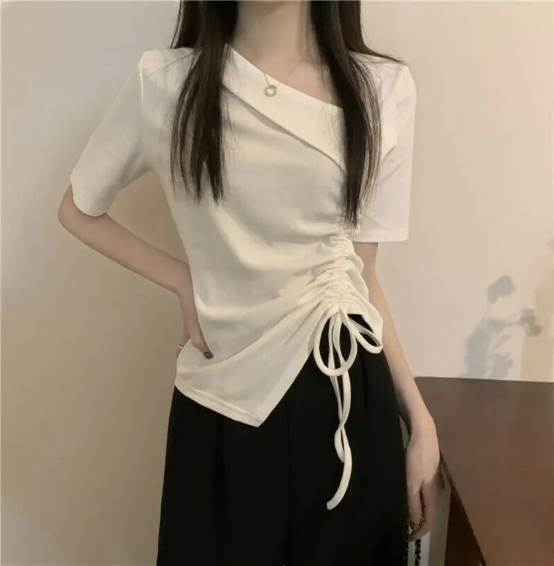 Curto feminino manga assimétrica Drawstring Design Crop Tops, camiseta chique coreana, decote em v, emagrecimento irregular, elegante, verão