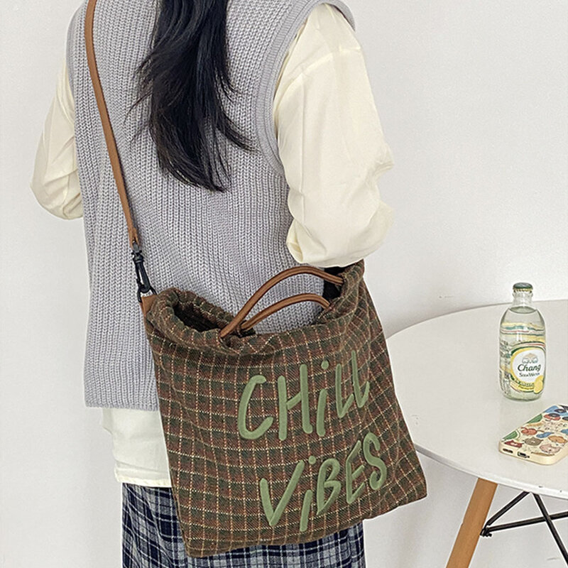 Poliéster Crossbody Bag com alça de ombro ajustável, lã, treliça macia, bolsa portátil, estilo retro, bordado
