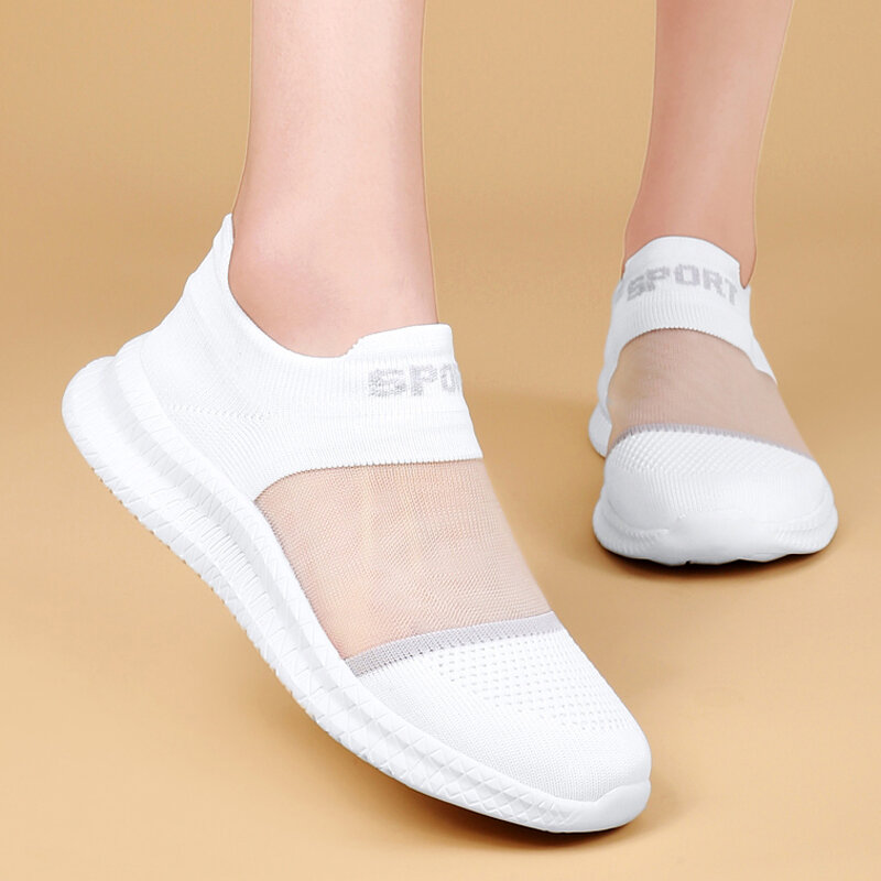 รองเท้าวิ่งสำหรับผู้หญิงรองเท้าผ้าใบกลางแจ้งใหม่รองเท้ากีฬาสีขาวกลวงรองเท้าวิ่งเบาะลมสำหรับผู้หญิง