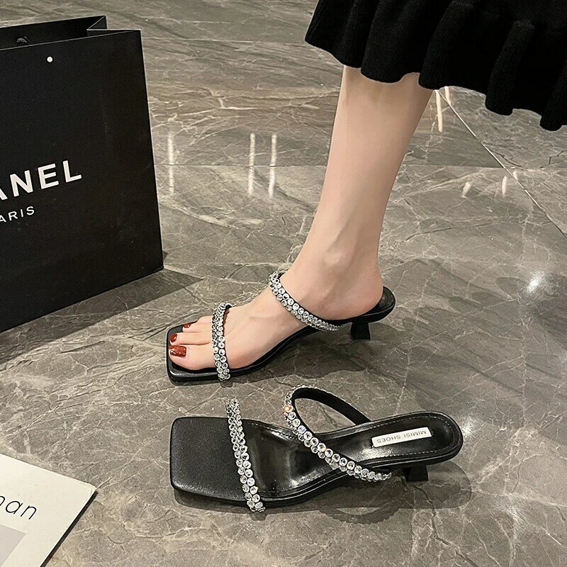 Sandal wanita hak tinggi gaya jalanan, sandal pesta wanita hak tinggi tipis ujung persegi modis, sandal berlubang kristal musim panas untuk wanita