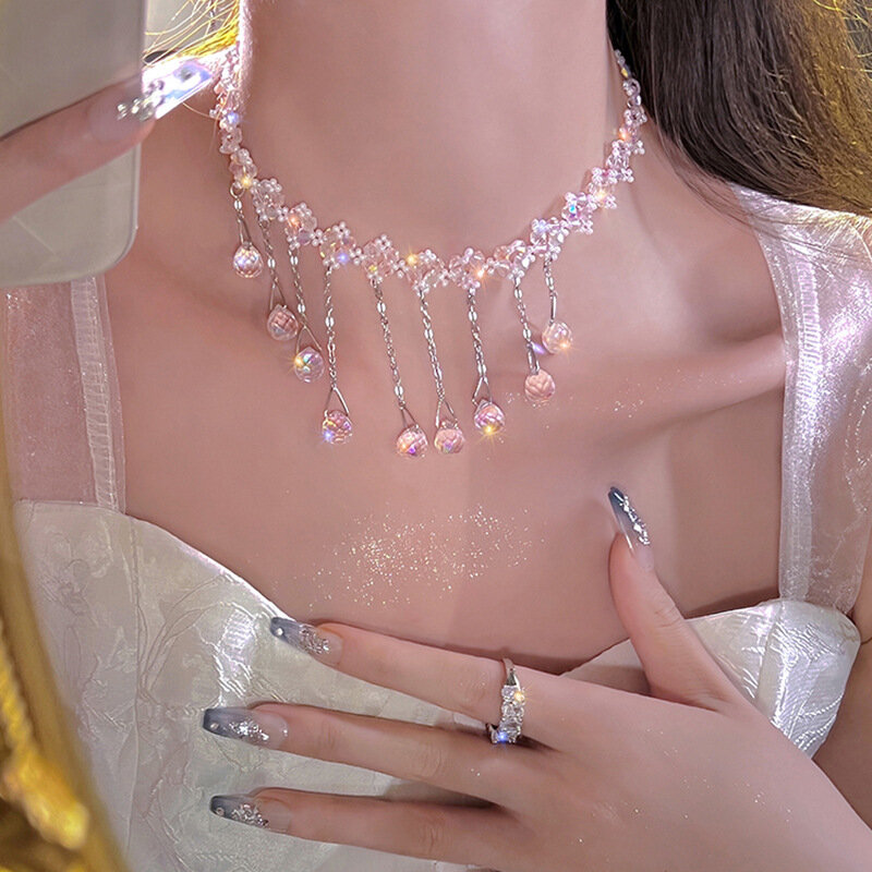 Novo estilo de cristal tassel conjunto colar diamante líquido vermelho moda temperamento pingente colar alta sensação colar feminino