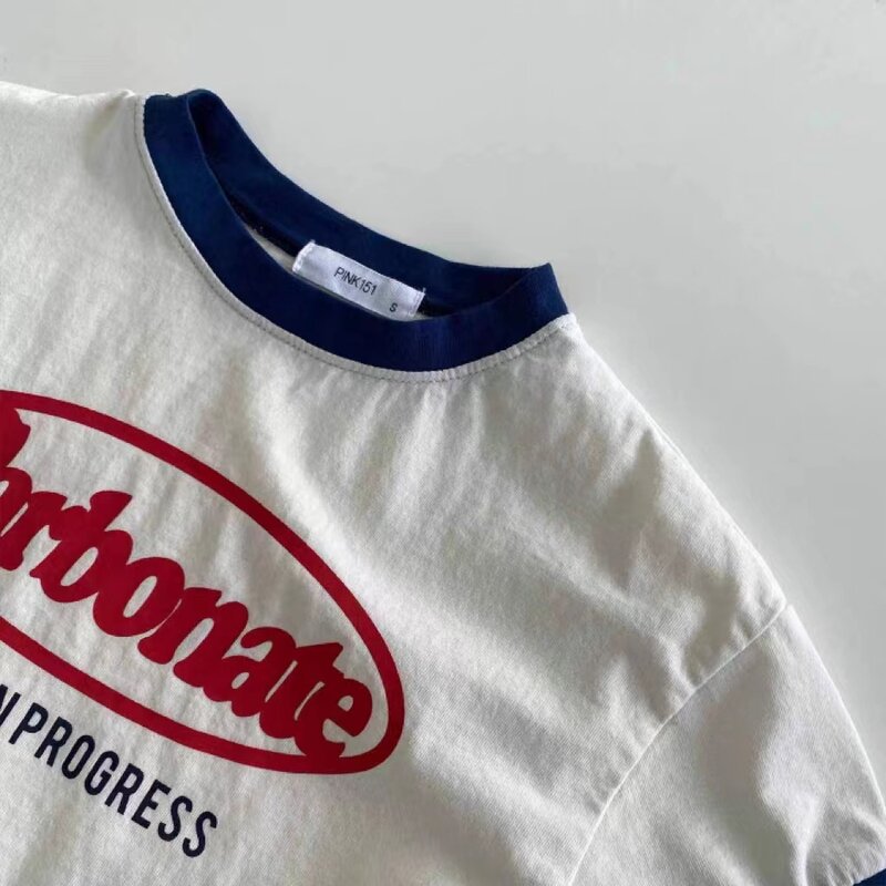 2023 nowych modnych koszulek z nadrukiem z t-shirty z krótkim rękawem dziecięcą na co dzień dla niemowląt luźna koszulka dla dzieci