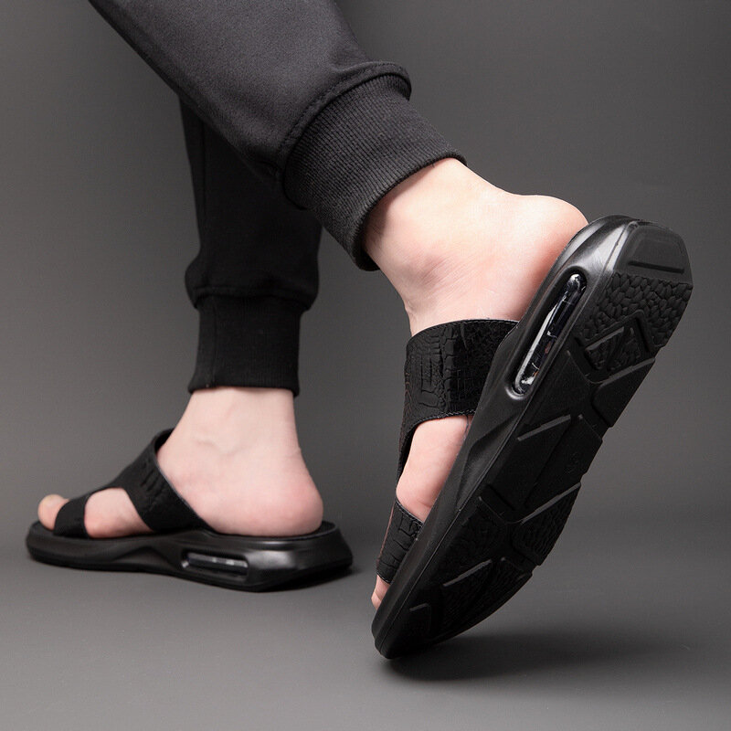 Letnie skórzane kapcie męskie skóra z mikrofibry sandały antypoślizgowe wysokiej jakości buty na zewnątrz lekkie męskie pantofle wypoczynkowe сланцы мужские