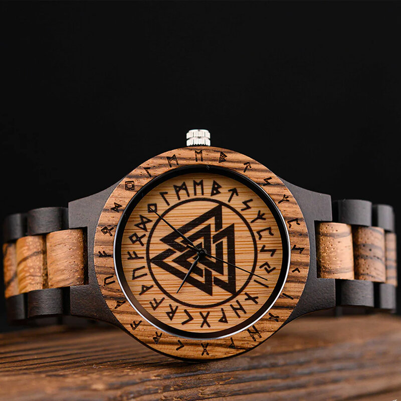 Jam tangan kuarsa kayu pria, arloji Analog tahan air pola Viking berukir, hadiah liburan terbaik untuk pria