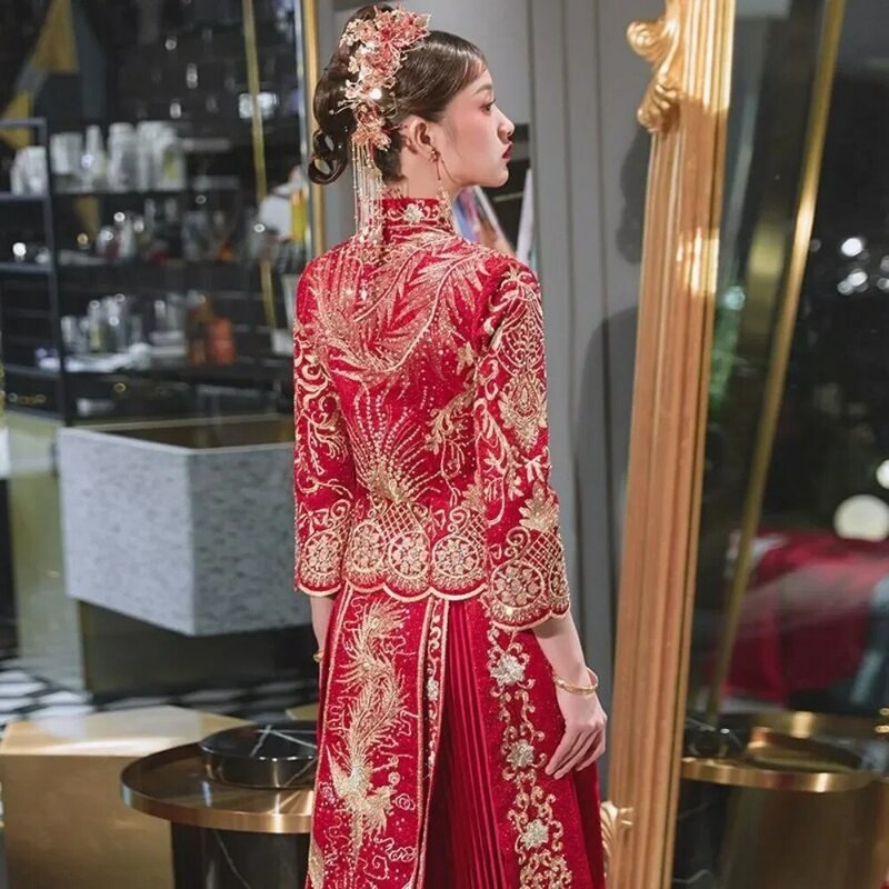 Tradycyjna chińska wysokiej jakości suknia ślubna z haftem panna młoda czerwona plisowana odzież Xiuhe Retro wyrafinowana stylowa poślubić Cheongsam