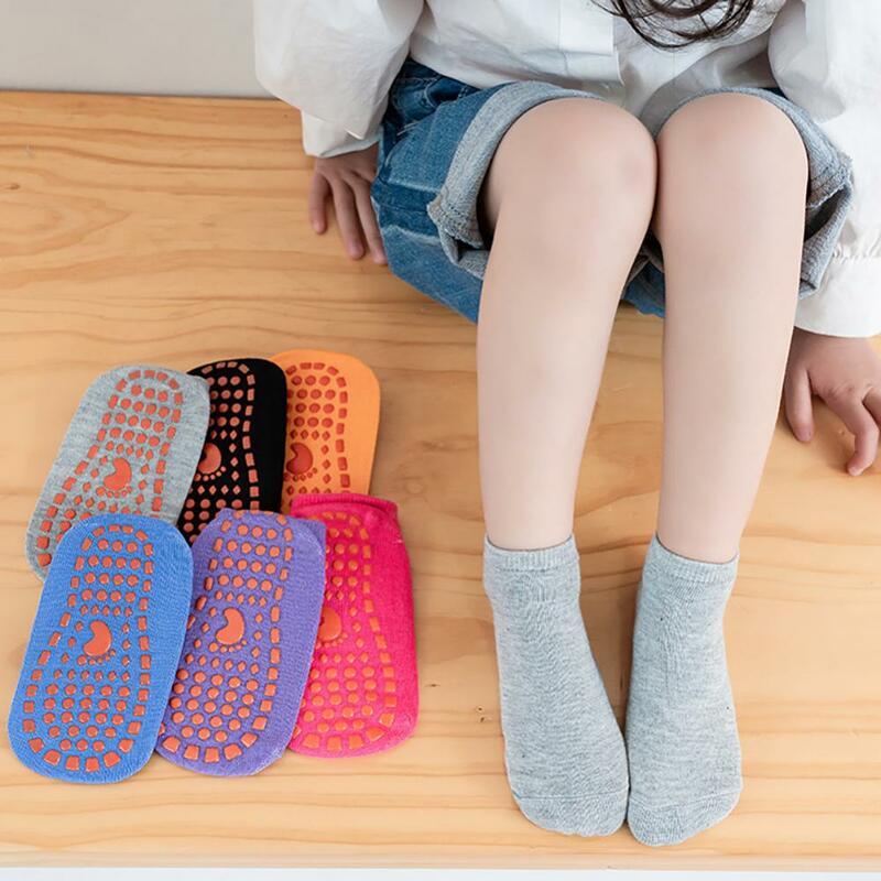 جوارب قطنية مضادة للانزلاق للأطفال والكبار ، قابلة للتنفس ، امتصاص العرق ، للأم والطفل ، الترامبولين ، الرياضة ، الأرضية