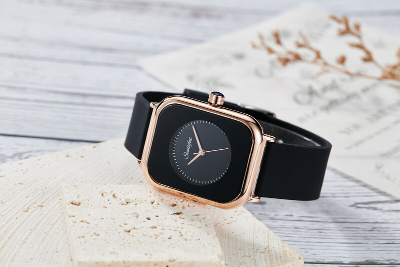 Jam tangan merek mewah untuk pria dan wanita jam tangan kuarsa wanita emas hitam kotak mode jam tangan silikon tahan air 2023