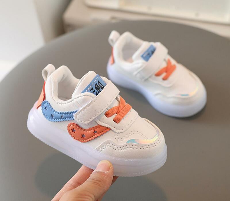 Zapatos de malla Unisex para bebé, zapatillas informales antideslizantes transpirables, blancas, LED, para correr, talla 15 a 25, primavera y verano