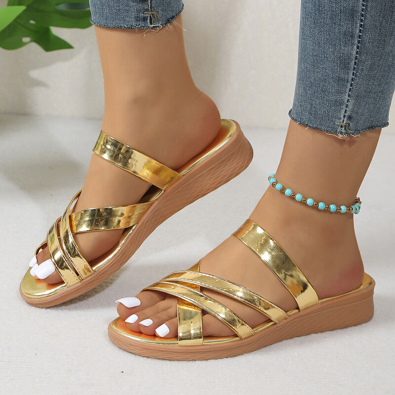 Sandal wanita sepatu musim panas sandal Platform wanita sandal kasual penjualan laris sandal desainer emas luar ruangan pantai sepatu wanita