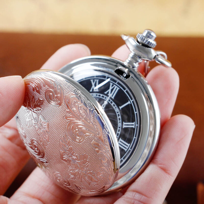 Relógio de bolso de quartzo luxuoso para homens e mulheres, pingente estilo medieval, colar corrente, moda retro, joias, relógio, prata