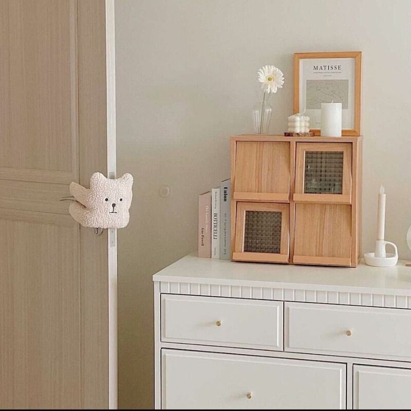 Suspension de poignée de porte ours polyvalente, pince de porte d'armoire, équipement de protection des enfants, serrure de sécurité pour bébé, butée de porte en beurre en peluche