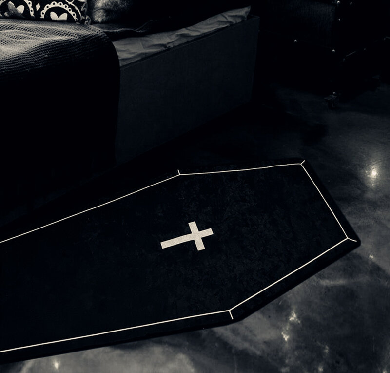 أسود Coffin الصليب القوطية الجمجمة الكلمة حصيرة البساط ممسحة السجاد غرفة نوم غرفة المعيشة في الهواء الطلق سجادة ضد الإنزلاق هدية أنيمي