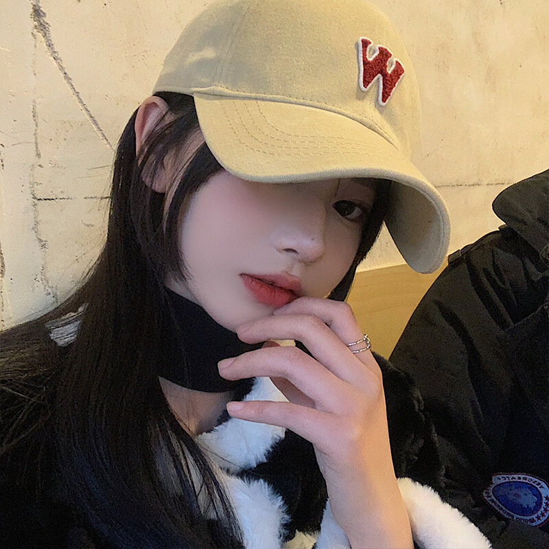 Letter baseball cap for girls in spring and summer,Korean version,small face,deep top,flat tongue cap,Japanese style