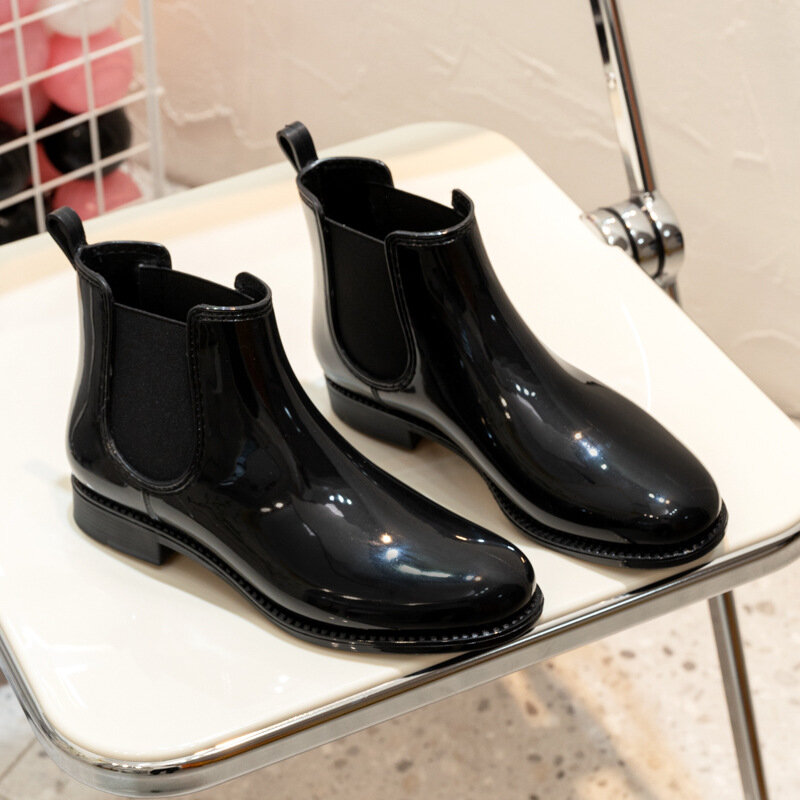 Sepatu bot hujan Chelsea wanita, alas kaki dasar bersinar, tahan air dengan tali elastis anti selip nyaman untuk hujan 2024