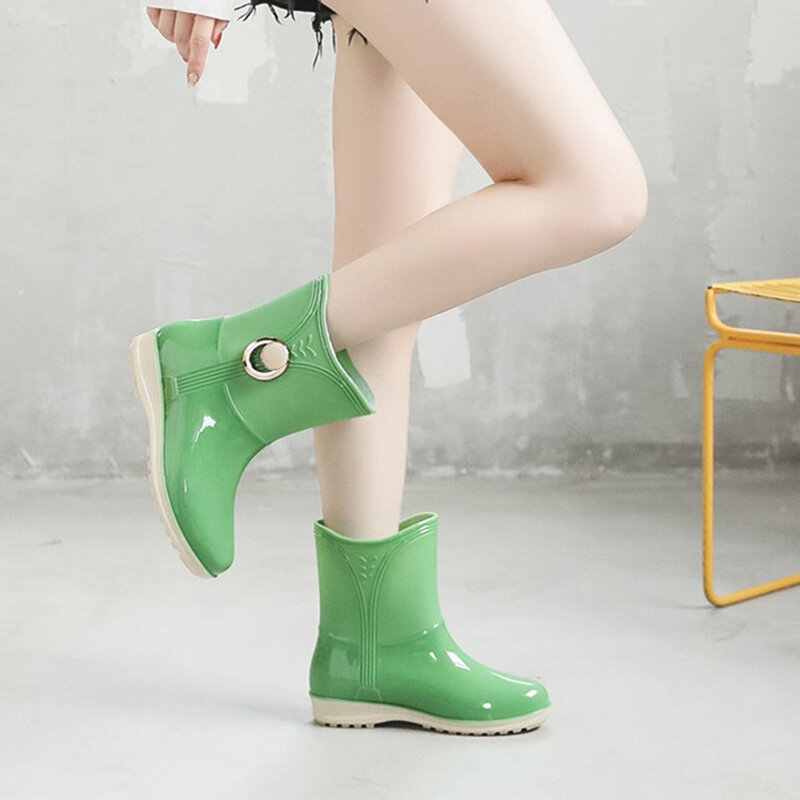 Sepatu Bot Hujan PVC Pertengahan Tabung Kasual Luar Ruangan Wanita Musim Semi Sepatu Bot Tahan Air Hangat Sepatu Bot Air Kerja Nyaman untuk Wanita Baru