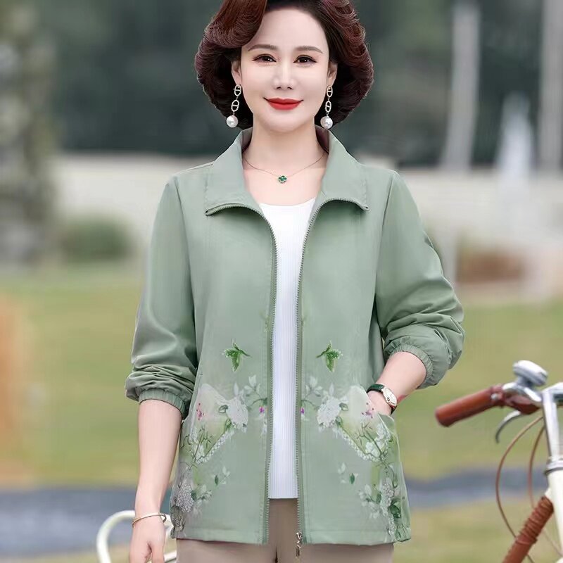 Middle-Aged Elderly Mothers Windbreaker Jacket Women 2024 Spring Autumn New Outwear Short Thin Fashion Trench Coat Ladies Top