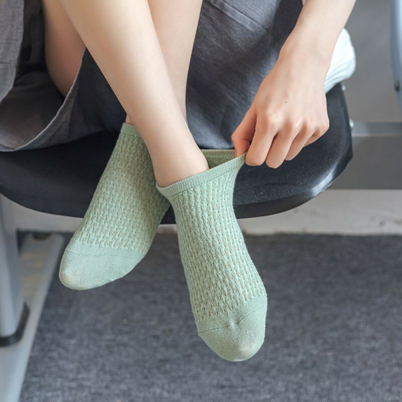 Meias de tornozelo confortáveis invisíveis para mulheres, cor sólida simples, moda primavera-verão, boca rasa doce, C105