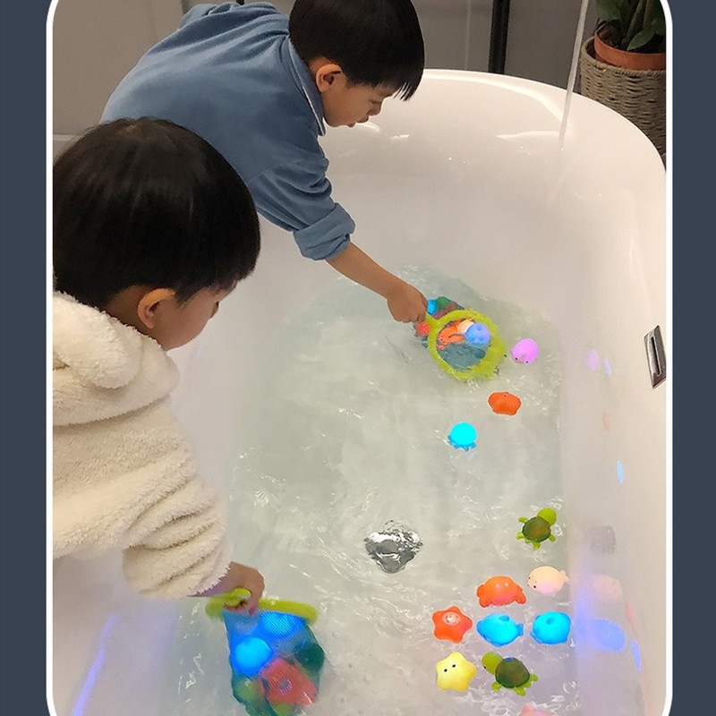 Luz flotante de animales luminosos de inducción, juguetes de pesca con detección de agua, juguetes de baño para bebés y niños