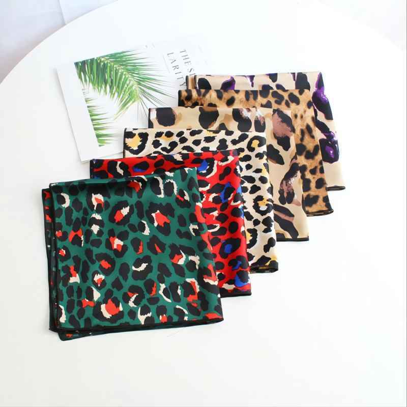 Yishine 50x50 см 20 цветов женский многофункциональный шарф с леопардовым рисунком сердец дизайнерские атласные Маленькие искусственные головные шарфы для шеи галстук для волос Ba