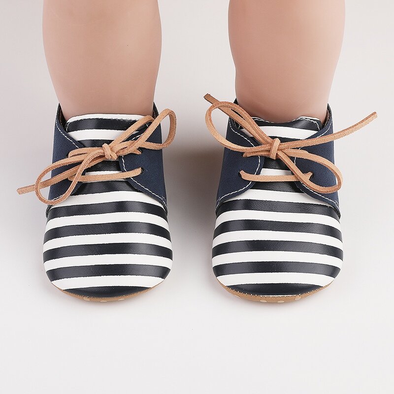 Zapatos de cuero suave para bebé, mocasines antideslizantes para exteriores, suela de goma para recién nacidos, primeros pasos, zapatos de cuna para niños pequeños