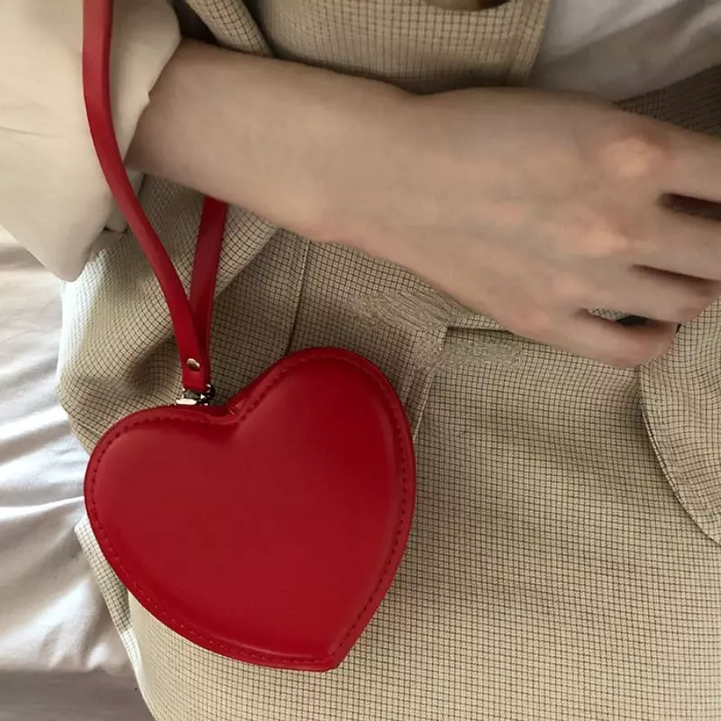 Mini porte-monnaie en forme de cœur rouge pour femme, portefeuille, porte-monnaie à la mode, sac à long bracelet, étui pour femme, shopping, pochette, poudres, cuir