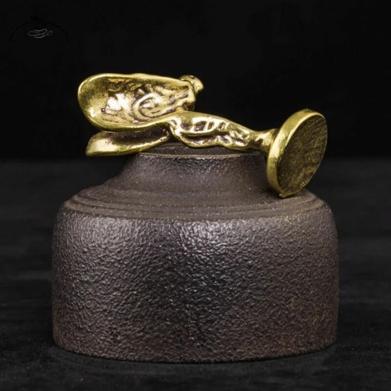 Statue Bronze Trophy Awards Desktop Decor Handmade Little Golden Man Cup Retro Ornaments Craft Souvenirs Small Bronze Figurine