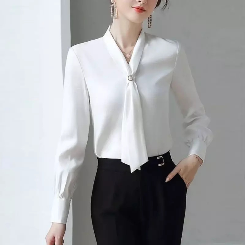 เสื้อสำนักงานผู้หญิงสีเขียวสีขาวสไตล์เกาหลี, เสื้อผู้หญิงทรงหลวมแขนยาวมีโบว์เก๋ไก๋สำหรับฤดูใบไม้ผลิฤดูใบไม้ร่วง Z235