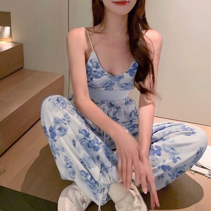 Women Polyester Spandex Suit Stylish Women's Floral 2-piece Suit with V-neck Camisole Wide-leg Trousers for Work Parties
