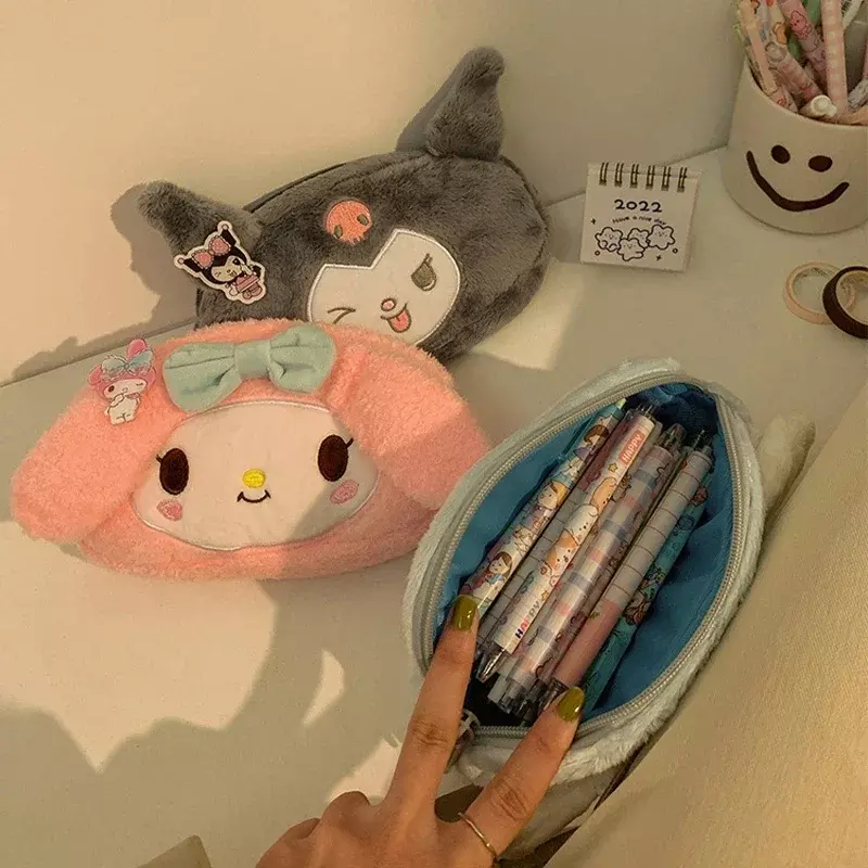 Estuche de lápices grande de Anime Kawaii Sanrio Kuromi, bolsa de felpa, juguetes, maquillaje, niña, papelería para niños