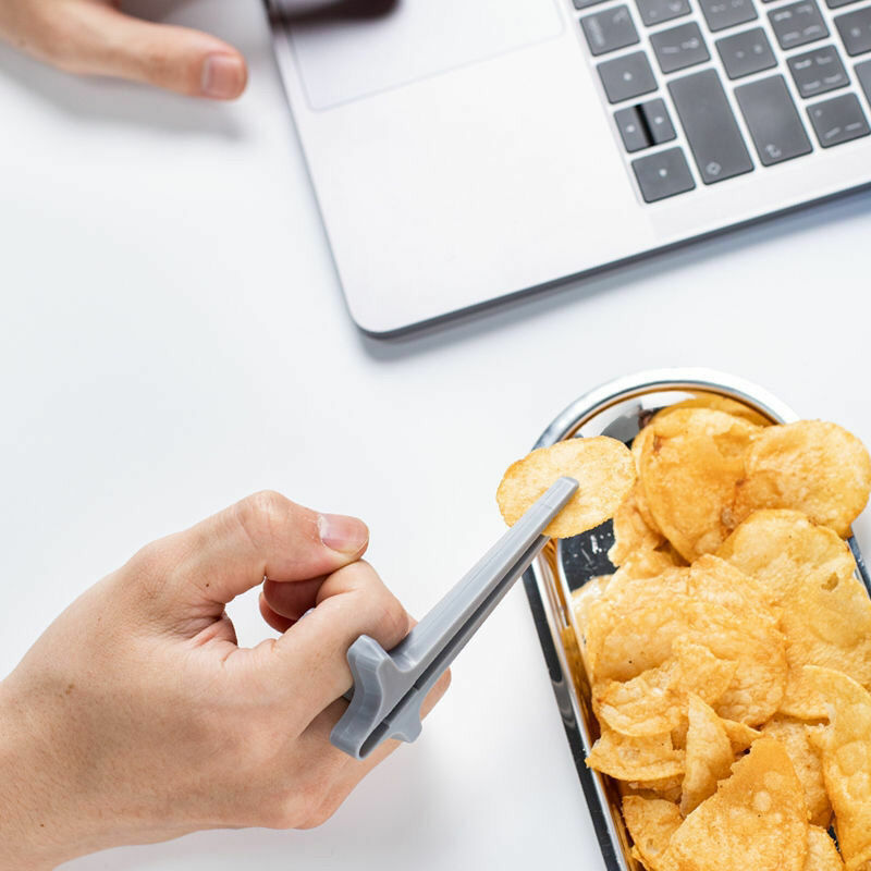 Bacchette Creative per le dita Clip portatile per Snack con patatine fritte pinze facili da usare cibo per insalata non sporco strumento per bacchette pigre a mano